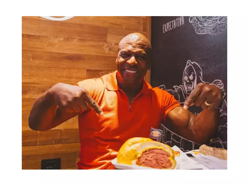 Terry Crews revive cena icônica de 'As Branquelas' em evento em São Paulo