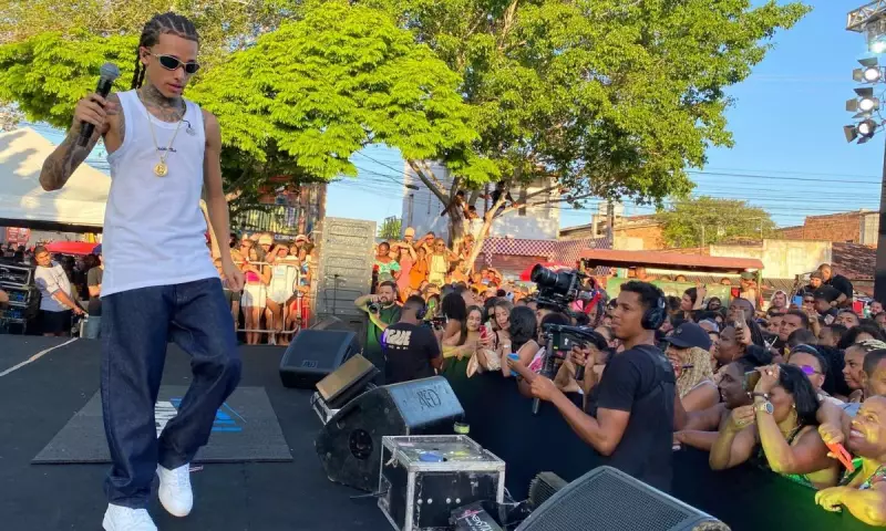 Theuzinho grava DVD em Feira de Santana: um marco na carreira do cantor