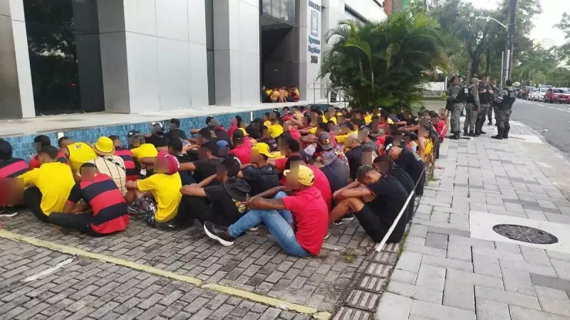 Torcedores do Sport são detidos antes de jogo contra o Internacional no Recife