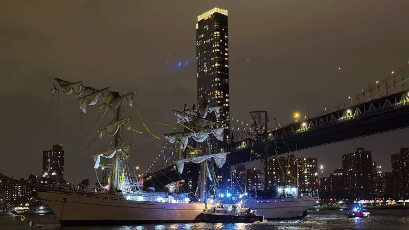 Tragédia em Nova York: Barco mexicano naufraga com velas despedaçadas