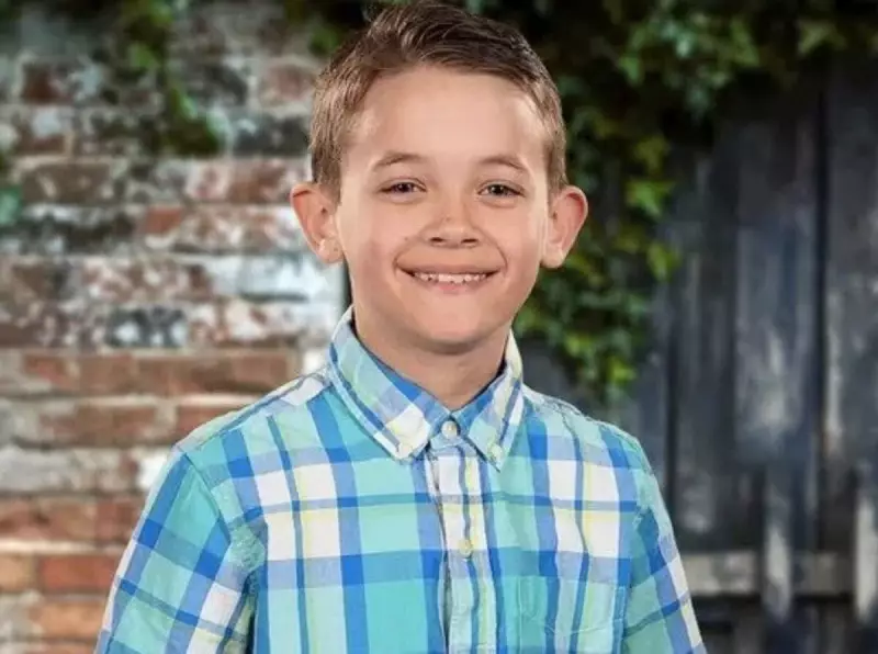 Tragédia: Menino de 8 anos morre após contrair infecção rara que atacou cérebro e medula
