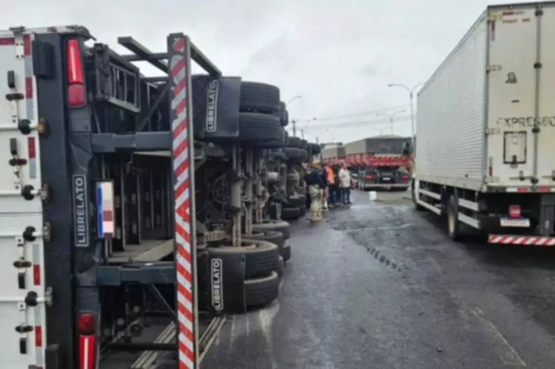 Tragédia na BR-324: Motociclista morre após derrapar em pista com óleo na Bahia