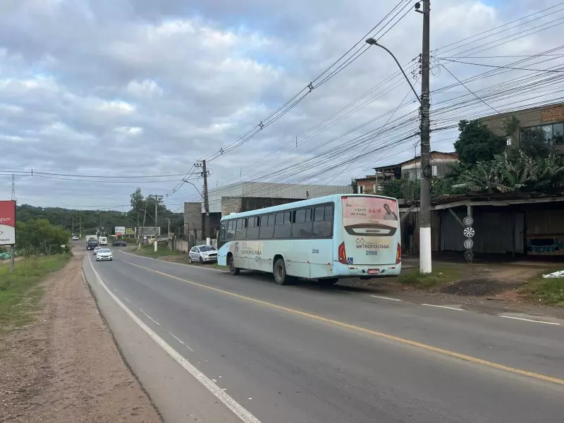 Tragédia no trânsito: ciclista morre após cair e ser atropelado por ônibus em Alvorada
