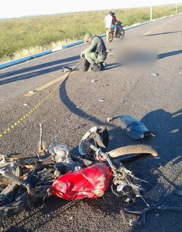 Tragédia no trânsito: dois jovens perdem a vida em acidente de moto em Santa Maria da Boa Vista