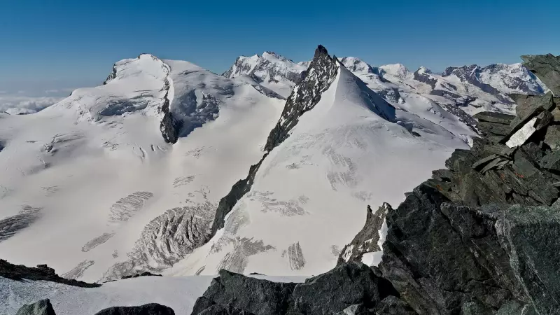 Tragédia nos Alpes Suíços: Cinco esquiadores são encontrados mortos em montanha