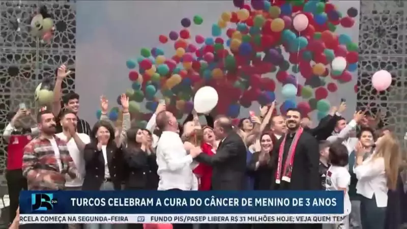 Turcos celebram cura de menino de 3 anos com câncer em emocionante cerimônia com balões