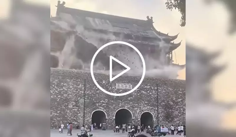 Turistas escapam por pouco de desabamento de torre histórica na China