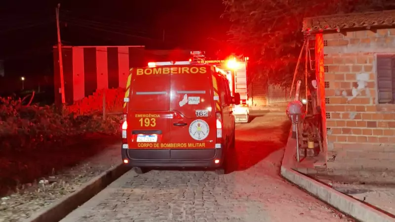 Violência em Teresina: Criminosos incendeiam carro e atiram em residência na Zona Leste