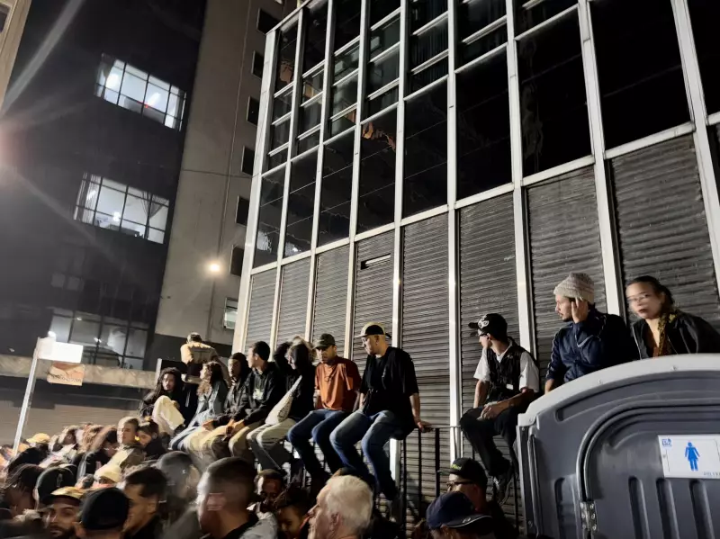 Virada Cultural 2025 em SP: Acertos na Curadoria e Iluminação, mas Falhas na Infraestrutura