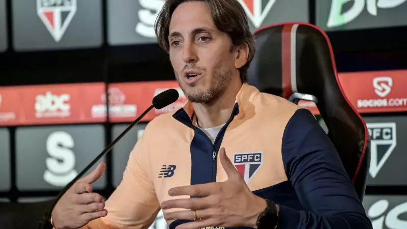 Zubeldia assiste de longe: problemas do São Paulo ressurgem e pressão aumenta