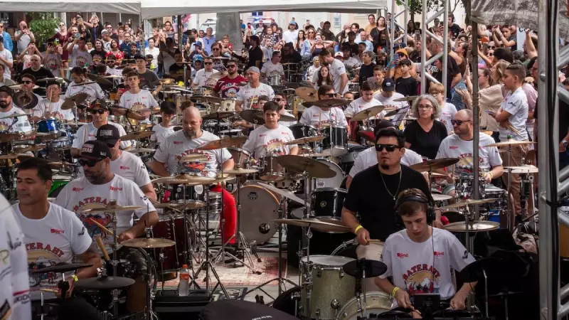 200 Bateristas se Unem em Show Gratuito em SC: Um Espetáculo de Ritmo e Harmonia