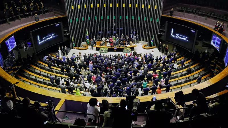 76% dos brasileiros rejeitam aumento no número de deputados, revela Datafolha