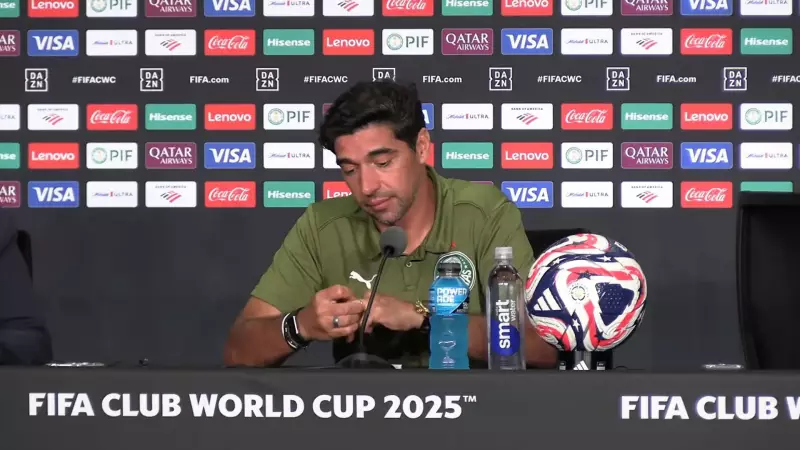 Abel Ferreira ironiza críticas e celebra relação especial com a torcida do Palmeiras