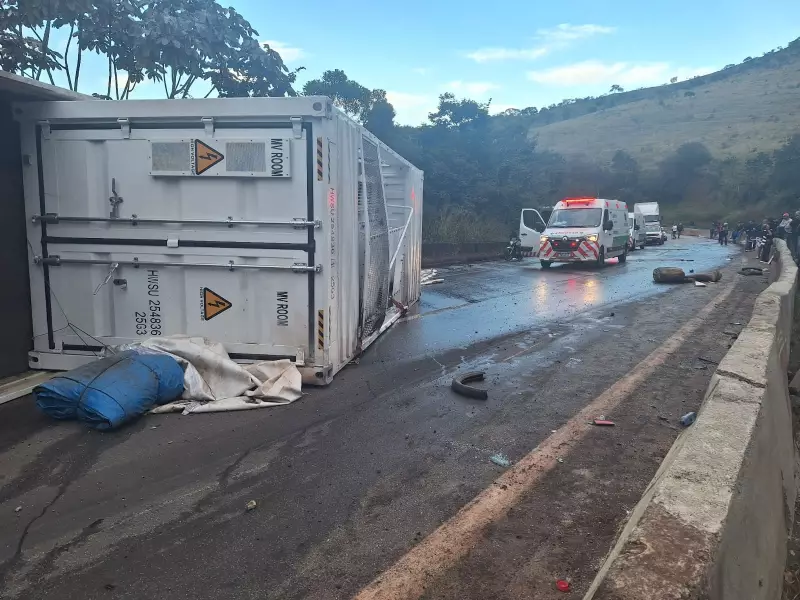 Acidente com carreta interdita BR-381 na Serra de Igarapé: trânsito caótico e filas quilométricas