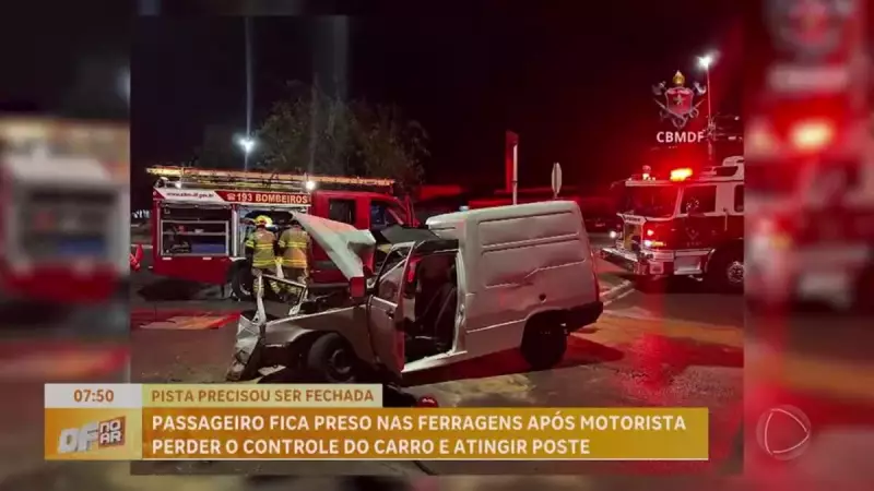 Acidente em Ceilândia Sul: Colisão com poste deixa dois feridos no DF