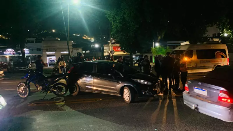 Acidente entre carro e moto deixa feridos em Barra Mansa: veja detalhes