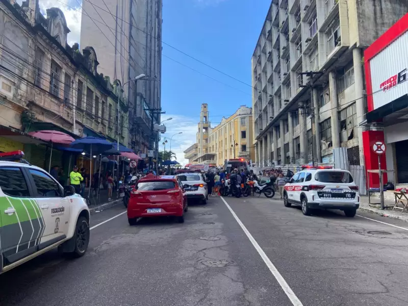 Acidente envolvendo motociclista, carro e ônibus choca centro de João Pessoa