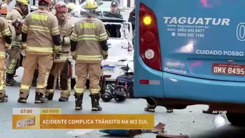 Acidente grave entre ônibus e carro na W3 Sul, próximo ao Hospital de Base, causa transtorno no trânsito do DF