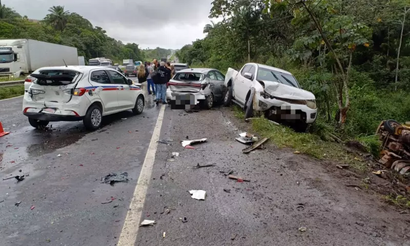 Acidente na BR-324: engavetamento deixa ferido e causa congestionamento