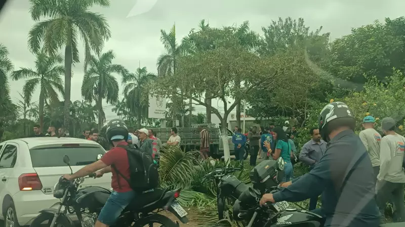 Acidente próximo à UFAC deixa duas pessoas feridas: veja detalhes