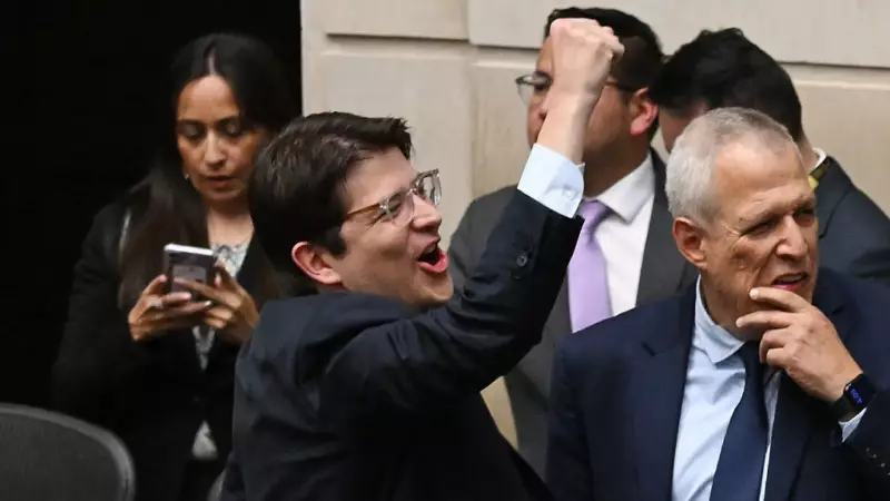 Adolescente de 15 anos é suspeito de atirar em político colombiano durante discurso