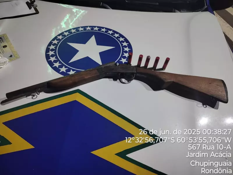 Adolescente é apreendido por ostentar espingarda em redes sociais em Chupinguaia, RO
