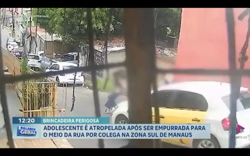 Adolescente é atropelada após ser empurrada para o meio da rua por colega em Manaus