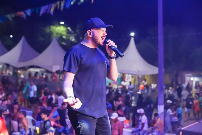 Adriano Alves, vocalista da Banda Bereguedê, morre aos 45 anos: veja detalhes