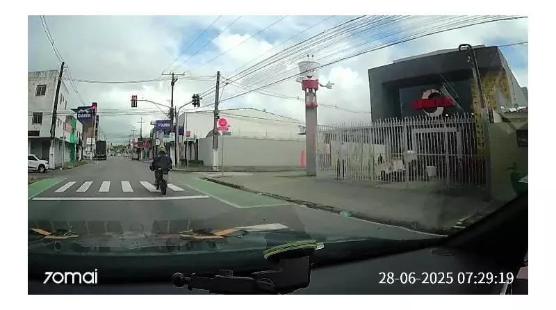 Agente de trânsito usa spray de gengibre contra motociclista durante abordagem em Maceió