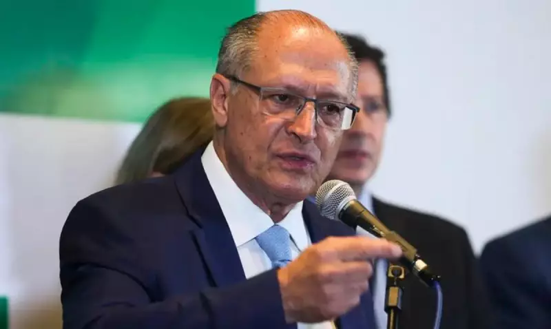 Alckmin critica tarifa de 50% dos EUA sobre aço e alumínio e defende diálogo como solução