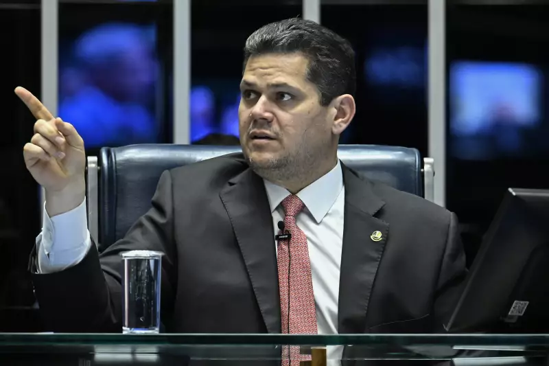 Alcolumbre garante vitória no aumento de vagas na Câmara: entenda o placar