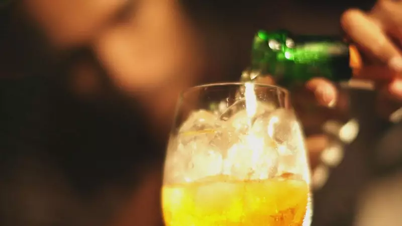 Álcool e energético: a combinação perigosa que pode causar palpitações, insônia e ansiedade
