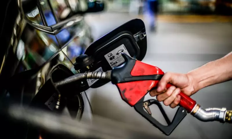 Álcool ou Gasolina? Descubra Qual Combustível Compensa Mais com a Calculadora do G1
