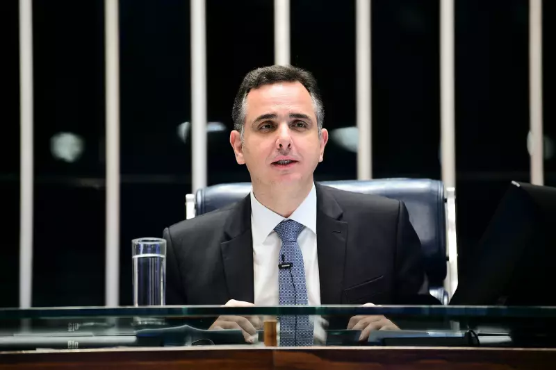 Aliados de Rodrigo Pacheco acusam ministro de Lula de jogo duplo: entenda o conflito