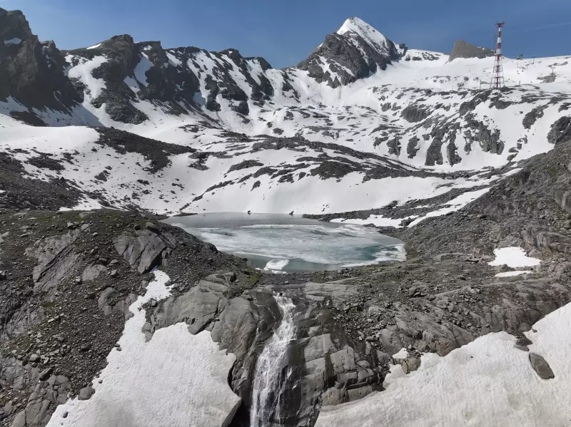 Alpes em Crise: Calor Extremo Acelera Derretimento de Geleiras no Verão