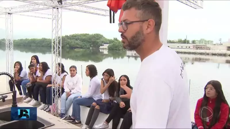 Alunos de Cubatão exploram manguezal em aula prática inesquecível