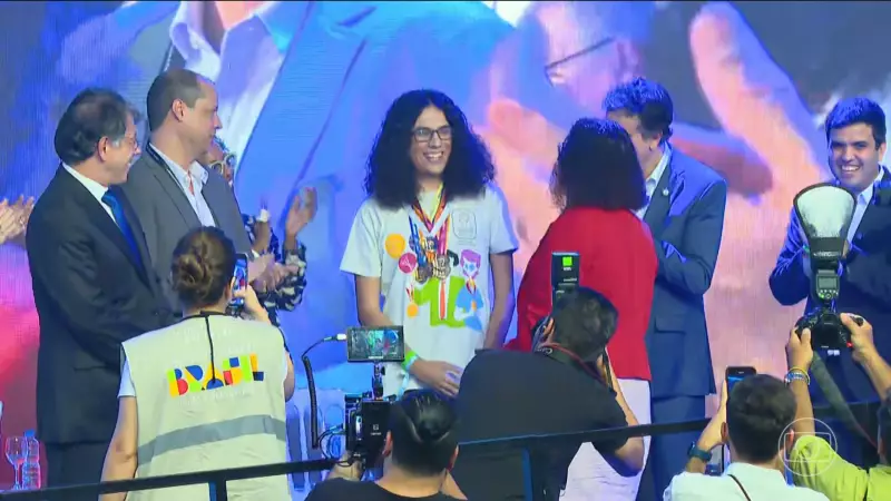 Alunos de escolas públicas celebram conquistas na Olimpíada de Matemática 2024 no Rio