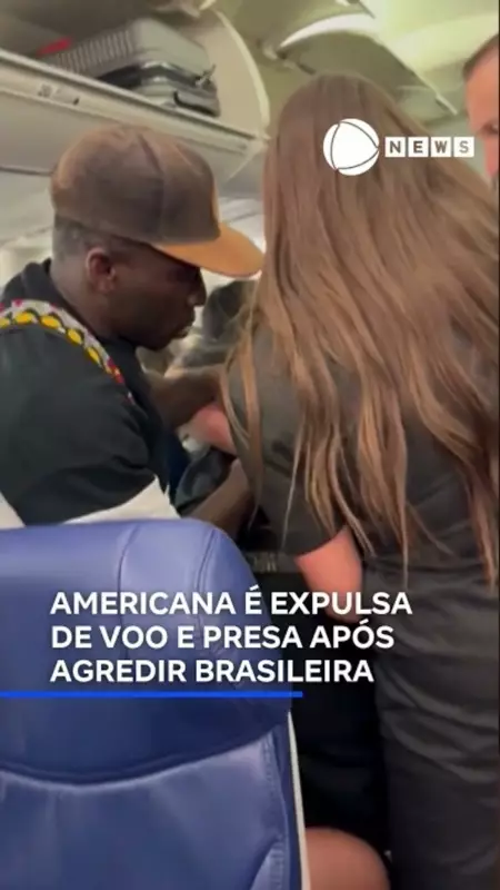 Americana é expulsa de voo e presa após agredir brasileira em briga aérea