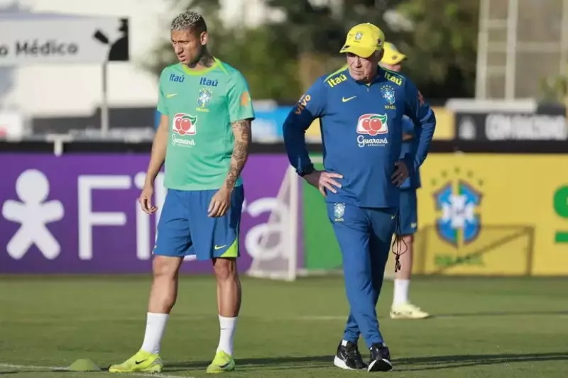 Ancelotti comanda primeiro treino como técnico da Seleção Brasileira: veja como foi