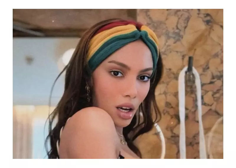 Anitta surprende fãs com novo visual e viraliza na internet: veja as reações!