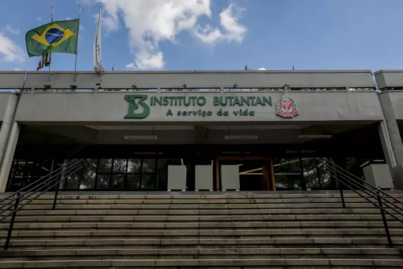Após pressão de pesquisadores, Tarcísio propõe nova estrutura para carreira em SP