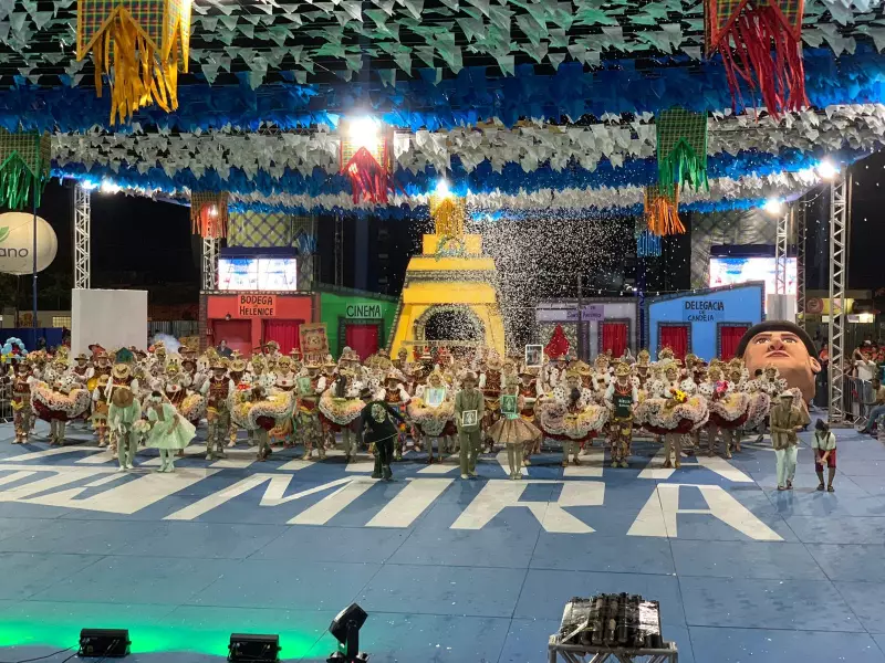 Arraiá da Mira 2025: Grupo Junina Arrasta Pé vence com espetáculo inspirado em Socorro Acioli