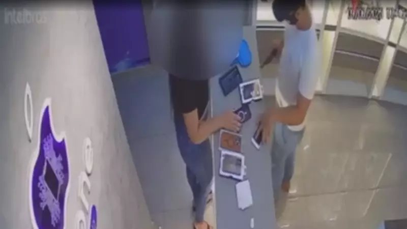 Assaltantes invadem loja em Belém e usam vítimas como escudo humano durante tiroteio; veja vídeo