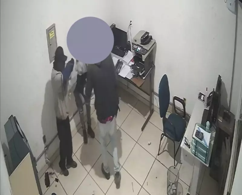 Assalto a depósito de bebidas em MG: vídeo mostra momento de tensão vivido por funcionário