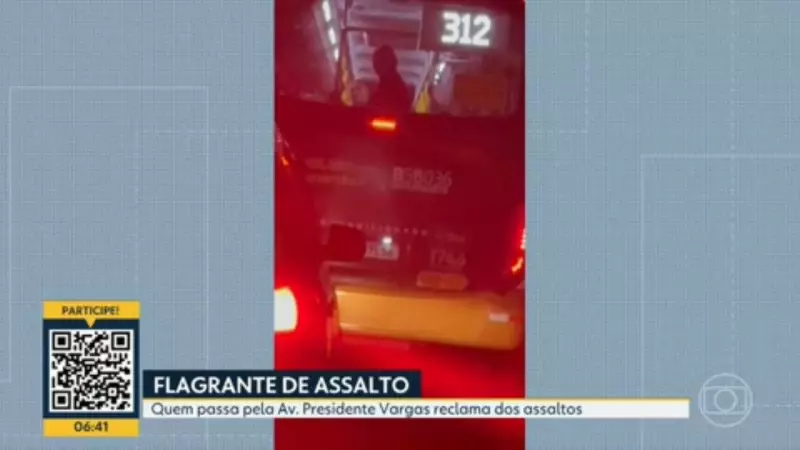 Assalto em plena luz do dia no Centro do Rio é filmado e viraliza nas redes