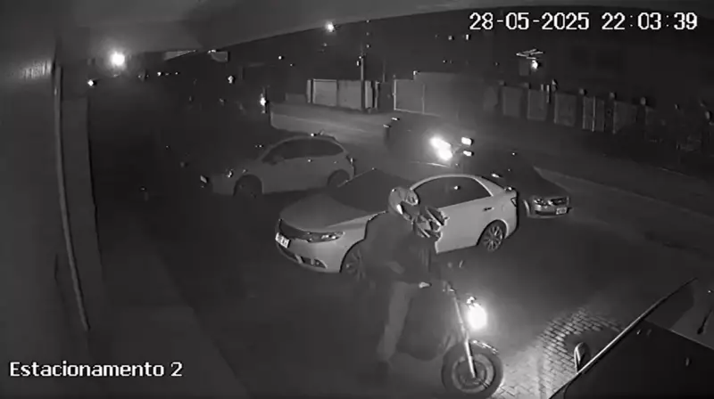 Assalto violento em Santa Catarina: Criminosos cortam cabelo de cantora e furam pneus de carro