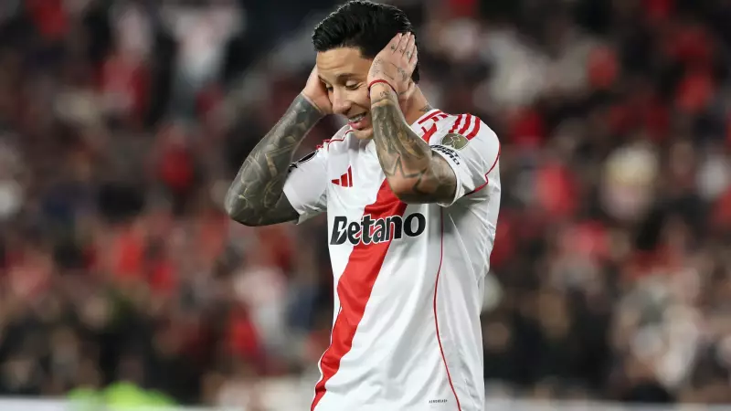 Atacante do River Plate se lesiona após marcar gol em vitória sobre o Urawa Reds