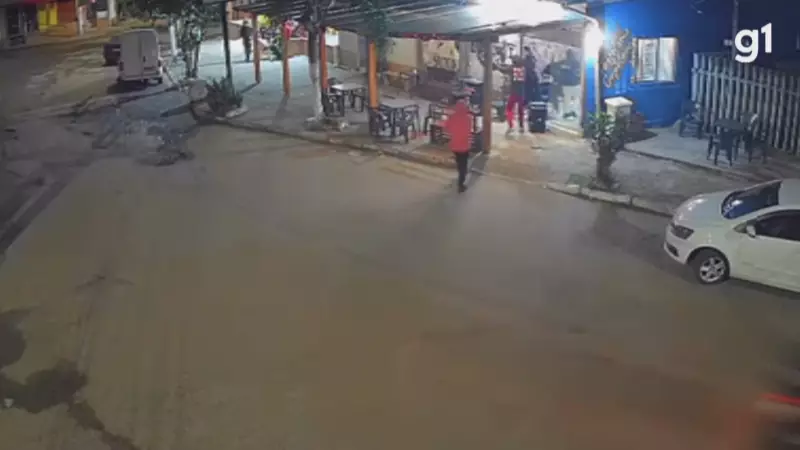 Ataque a tiros em Porto Alegre: vídeo mostra momento em que dois homens são mortos em frente a bar
