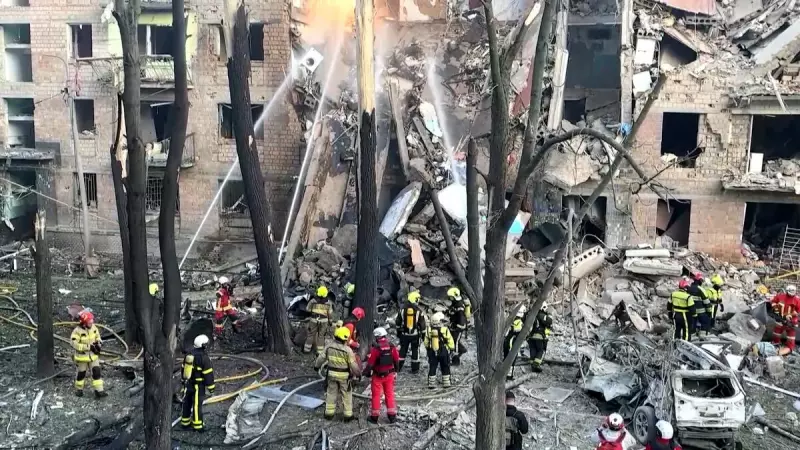 Ataque russo com mísseis e drones deixa pelo menos 14 mortos em Kiev