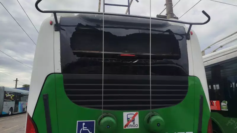 Ataques a ônibus em SP: número de veículos vandalizados sobe para 78 | Vídeo flagra ação criminosa em Mauá
